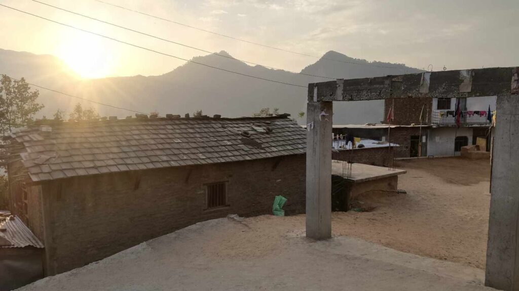 जाजरकोट की पहाड़ियों पर सूर्योदय की पहली किरण।